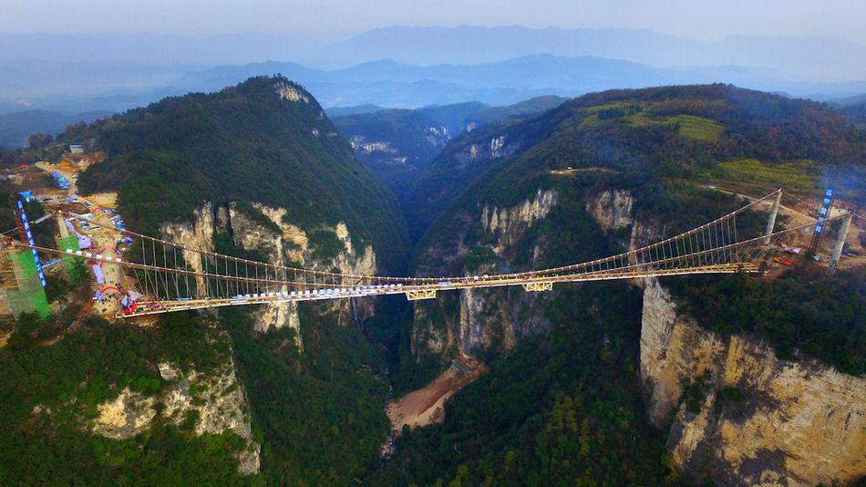 Resultado de imagem para ponte sobre o Zhangjiajie Grand Canyon