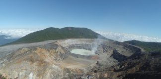 Il cratere del vulcano Poás