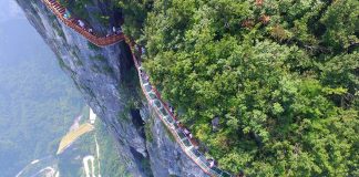 Passerella Spirale del drago, in Cina
