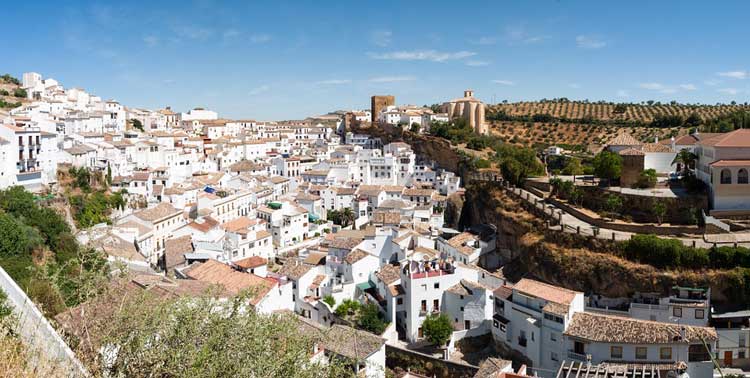 Panoramica del paese di Setenil de las Bodegas