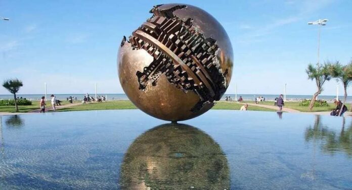 palla di Pomodoro Pesaro palla di Pomodoro Pesaro